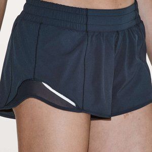 Lululemon Hotty Hot Short II *2.5" in True Navy Size: 4 tennis run yoga beach